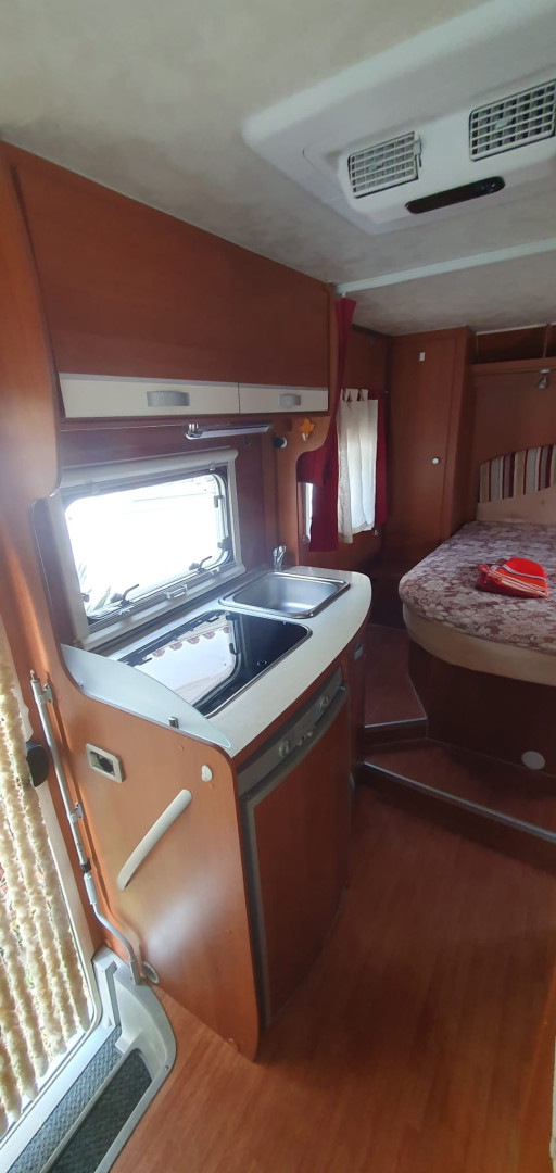 Elnagh Baron 580 cama central