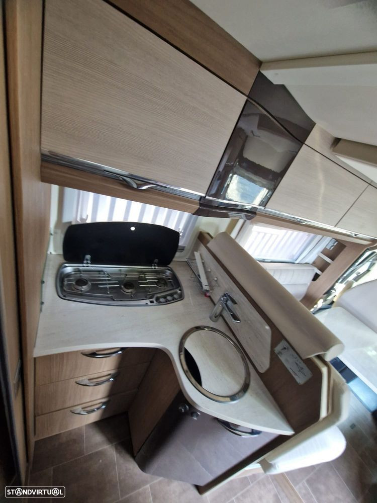 Dethleffs Premium Class 4 Travel cama central