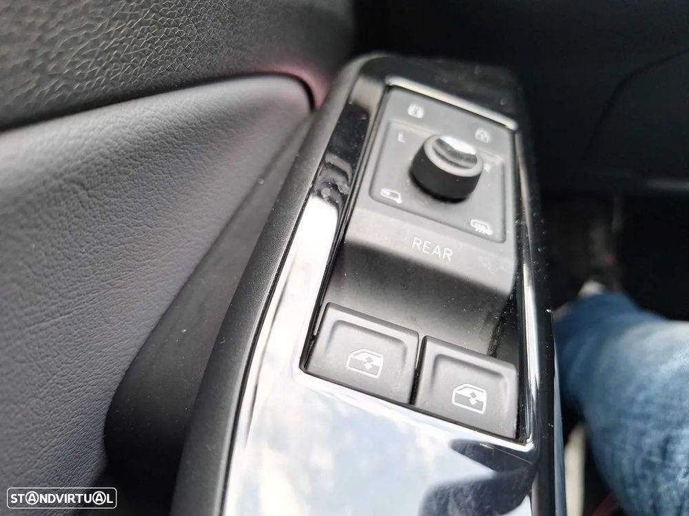 VW ID.5 Pro c/ Infotainment-Pack