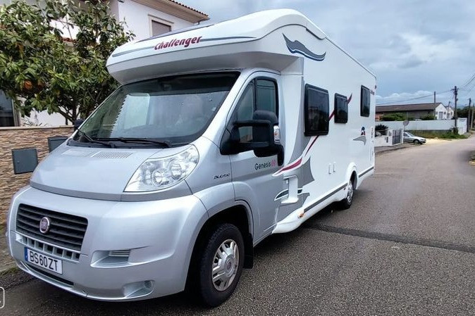 Challenger Genesis 69 cama central e basculante