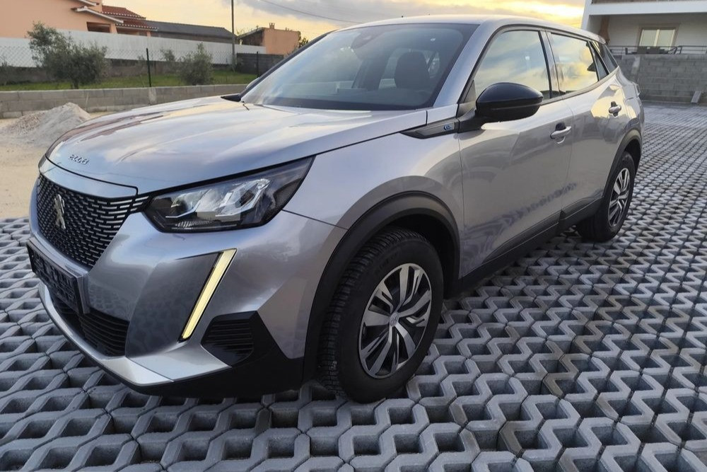 Peugeot e-2008 Active Pack