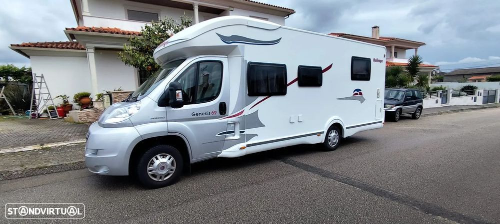 Challenger Genesis 69 cama central e basculante